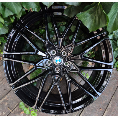 BMW (BM996) gloss black
